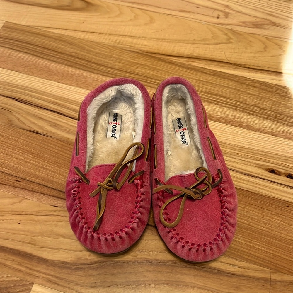 Girls Minnetonka slippers
